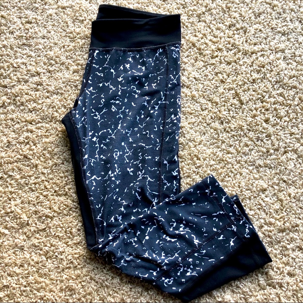 Under Armour compression leggings